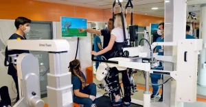 robotik fizik tedavi ve yürüme robotu ile felç tedavisi